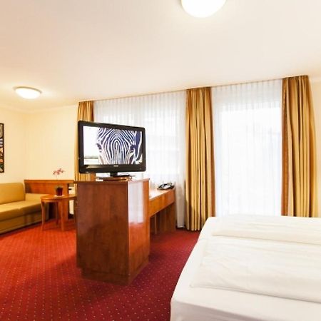 Hotel Am Berliner Platz Langenfeld  Camera foto