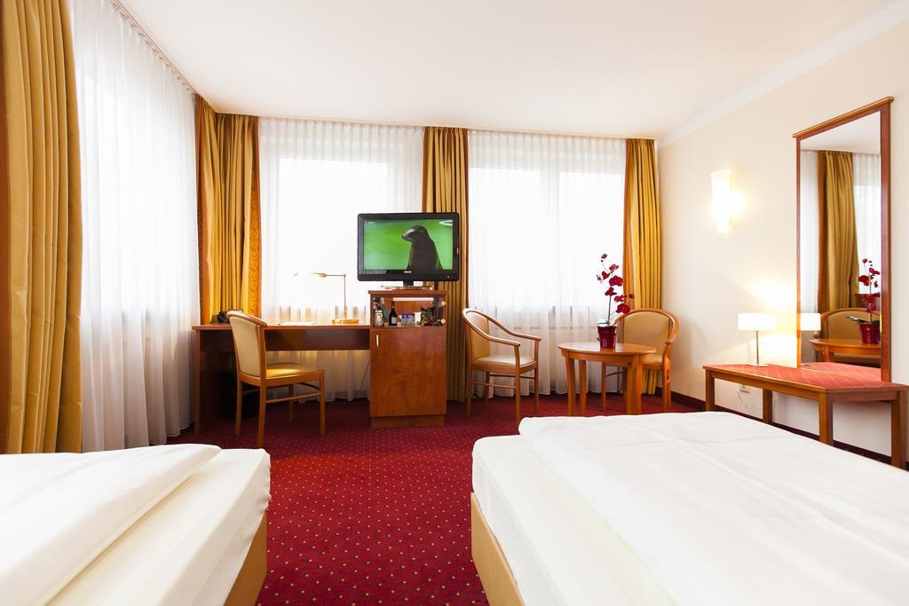 Hotel Am Berliner Platz Langenfeld  Camera foto
